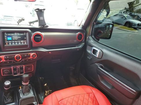 Used 2021 Jeep Gladiator Sport image 13
