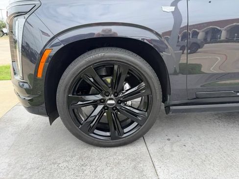 Used 2026 Cadillac Escalade Sport w/ Touring Package AWD/4WD image 4