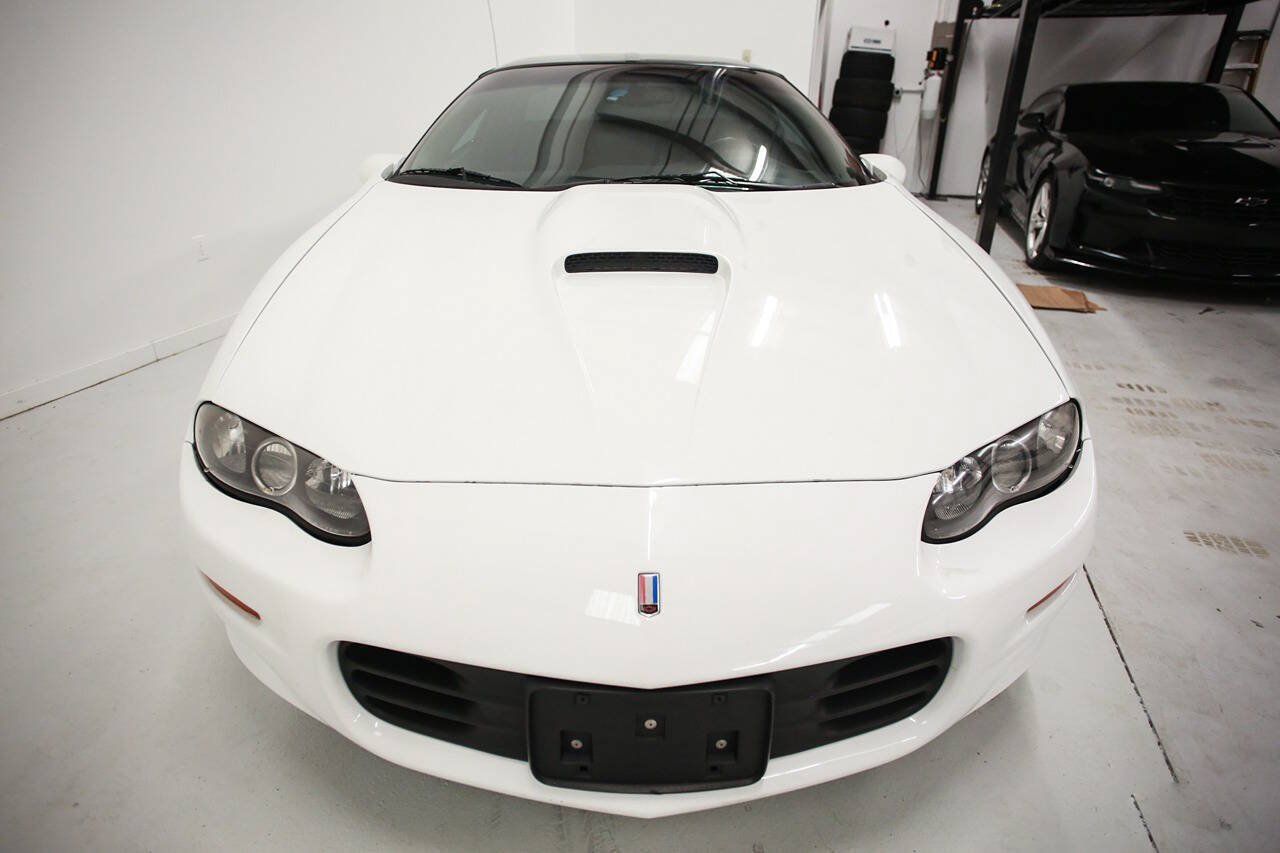 Used 2000 Chevrolet Camaro Z28 w/ SS Performance/Appearance Pkg RWD image 2