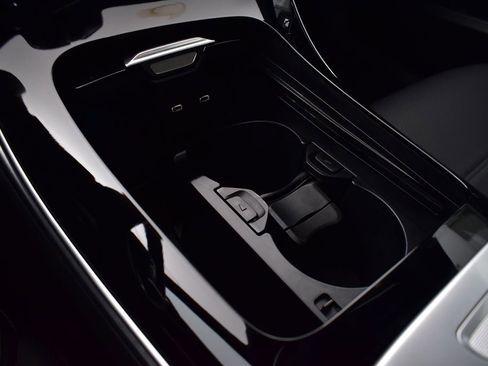 Certified 2025 Mercedes-Benz C 300 4MATIC Sedan image 21