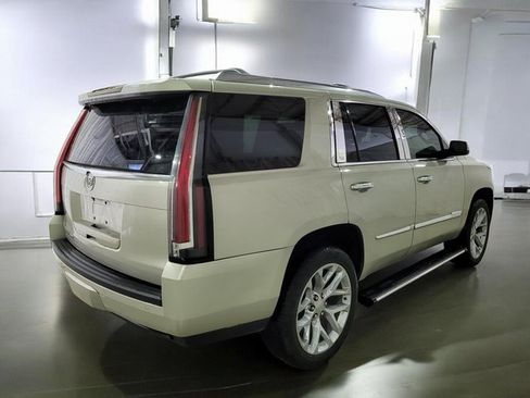 Used 2015 Cadillac Escalade Premium image 25