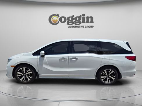 Certified 2020 Honda Odyssey Elite image 3
