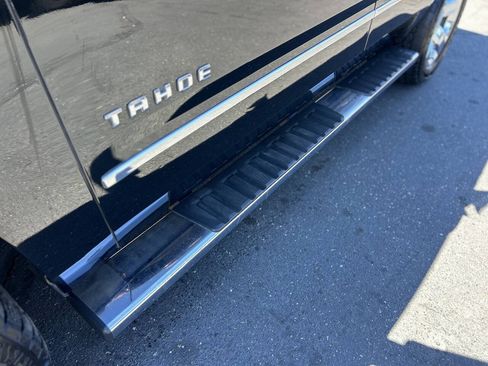 Used 2018 Chevrolet Tahoe LT w/ LT Signature Package AWD/4WD image 8