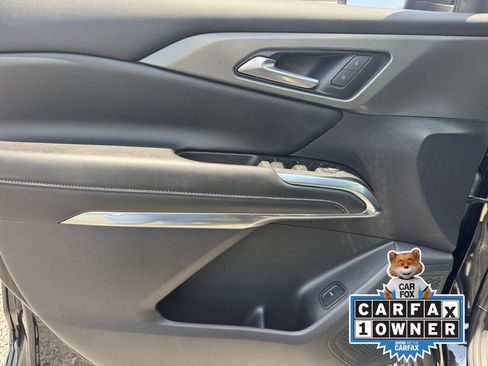 Used 2025 Chevrolet Traverse LT FWD image 33