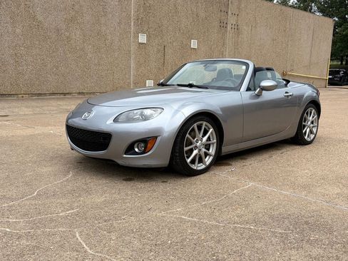 Used 2011 MAZDA MX-5 Miata Grand Touring w/ Premium Pkg RWD image 20