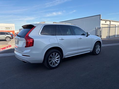 Used 2017 Volvo XC90 T5 Momentum w/ Vision Package image 5