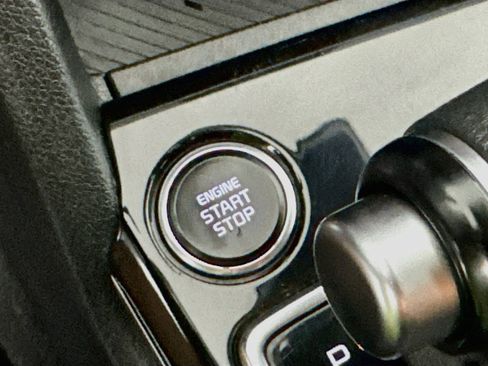 Used 2025 Kia Sportage EX FWD image 19