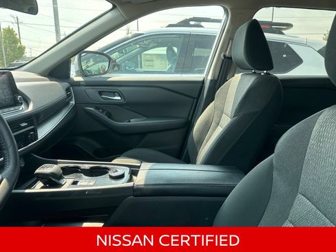 Certified 2025 Nissan Rogue SV AWD/4WD image 12