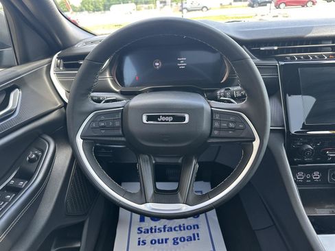 Used 2024 Jeep Grand Cherokee Laredo X w/ Luxury Tech Group I AWD/4WD image 36