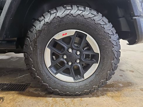 Used 2021 Jeep Wrangler Unlimited Rubicon image 33