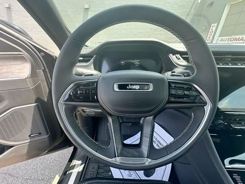 Used 2023 Jeep Grand Cherokee L Overland AWD/4WD image 16