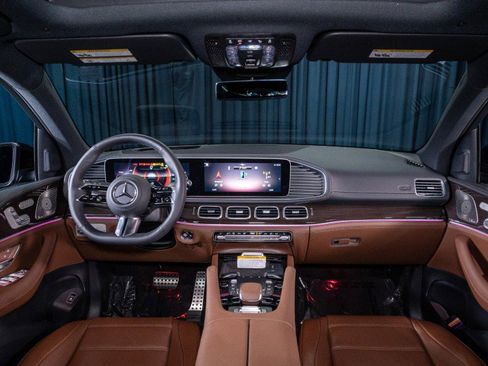 New 2026 Mercedes-Benz GLS 580 4MATIC image 14