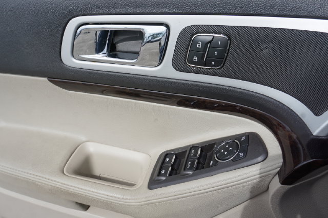 Used 2013 Ford Explorer Limited FWD image 34
