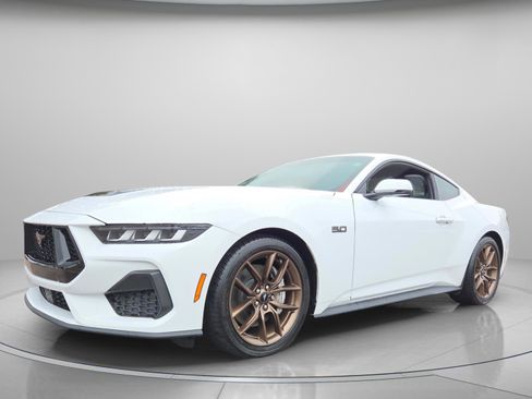 Used 2024 Ford Mustang GT Premium image 2