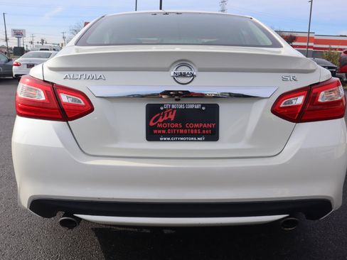 Used 2016 Nissan Altima 2.5 SR w/ LED Appearance Package image 24