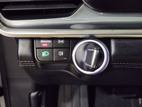 Used 2023 Porsche Panamera image 40