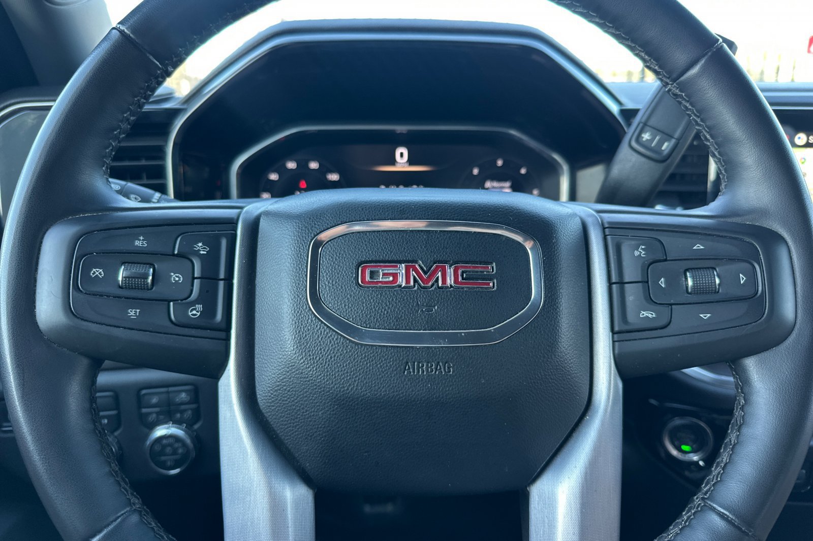 Used 2026 GMC Sierra 1500 SLT AWD/4WD image 33