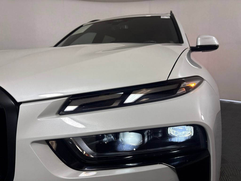 Certified 2026 BMW X7 xDrive40i AWD/4WD image 9