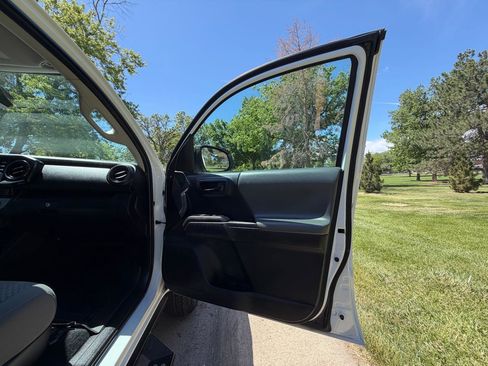 Used 2023 Toyota Tacoma SR AWD/4WD image 17