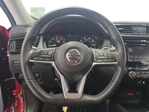 Used 2020 Nissan Rogue SV FWD image 13