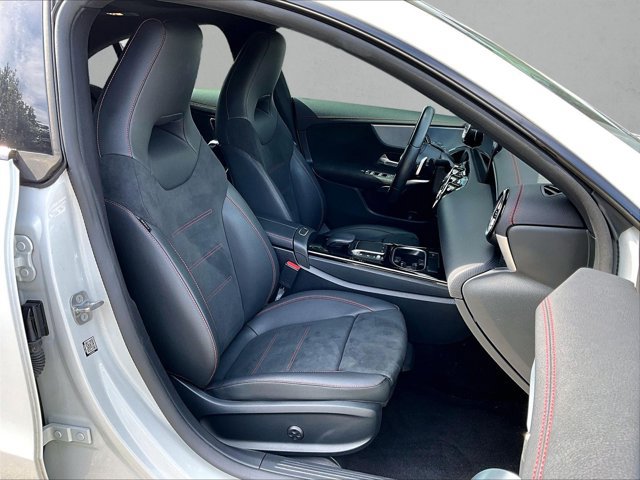 Used 2023 Mercedes-Benz CLA 250 image 9