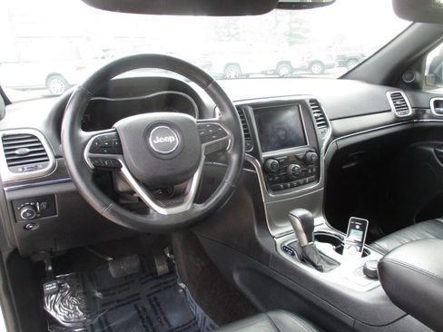 Used 2018 Jeep Grand Cherokee Limited image 37