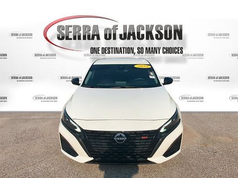 Used 2023 Nissan Altima 2.5 SR FWD image 3