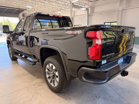 Used 2023 Chevrolet Silverado 2500 Custom w/ Custom Value Package AWD/4WD image 5
