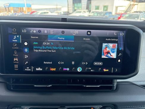 Used 2025 Jeep Wrangler Unlimited Sahara image 17