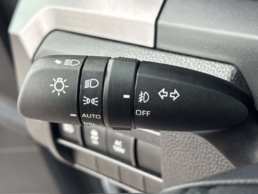 Used 2025 Toyota Tacoma TRD Off-Road AWD/4WD image 38