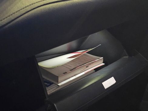 Used 2023 Toyota Corolla Cross XLE image 4