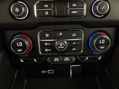 Used 2023 Chevrolet Suburban RST w/ Luxury Package RWD image 30
