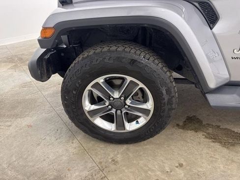 Used 2020 Jeep Wrangler Unlimited Sahara w/ Uconnect 4C Nav & Sound Group image 9