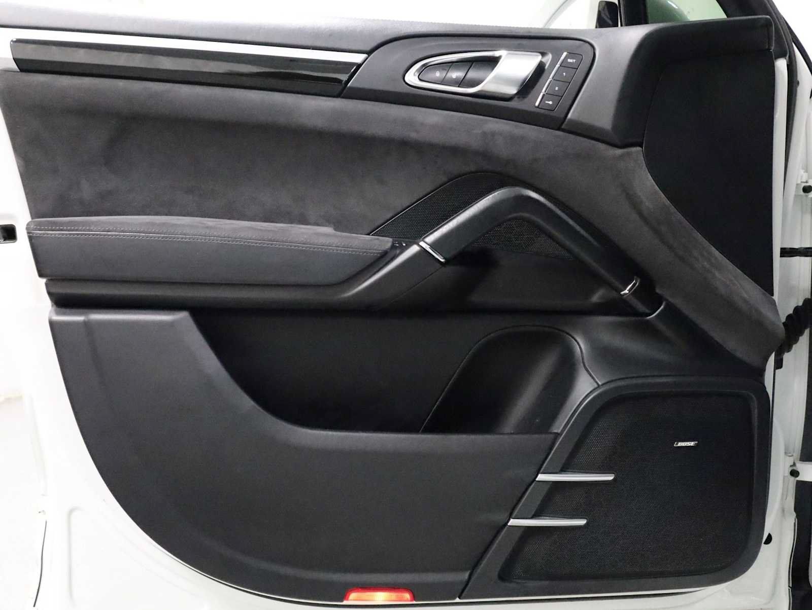 Used 2016 Porsche Cayenne GTS AWD/4WD image 16