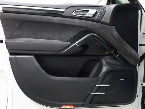 Used 2016 Porsche Cayenne GTS AWD/4WD image 16