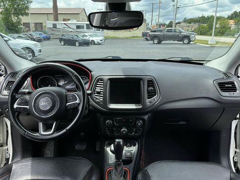 Used 2020 Jeep Compass Trailhawk AWD/4WD image 45