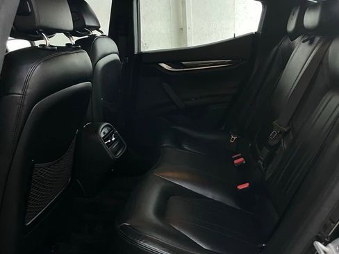 Used 2015 Maserati Ghibli image 18