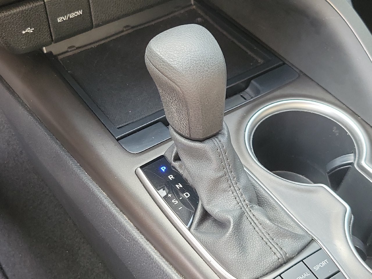 Used 2022 Toyota Camry LE FWD image 27