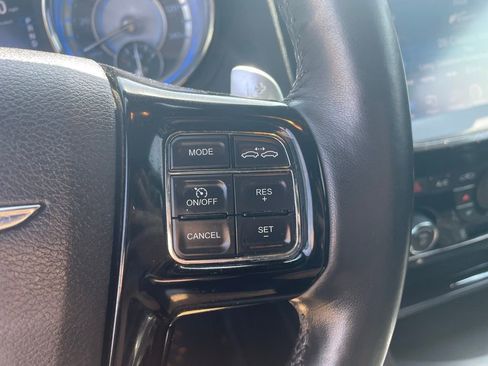Used 2014 Chrysler 300 S w/ Luxury Group image 30