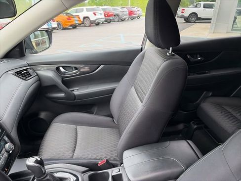 Used 2017 Nissan Rogue SV FWD image 10