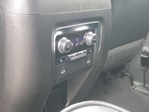 Used 2024 GMC Yukon XL Denali AWD/4WD image 32