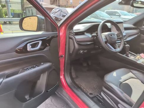 Used 2024 Jeep Compass Trailhawk AWD/4WD image 11