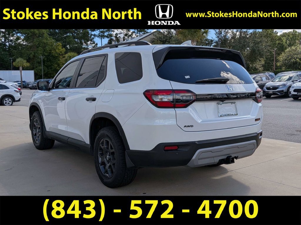 Used 2025 Honda Pilot TrailSport image 6