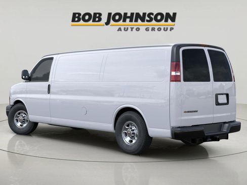 New 2026 Chevrolet Express 3500 Extended w/ Driver Convenience Package RWD image 4