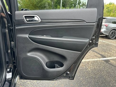 Used 2020 Jeep Grand Cherokee Limited AWD/4WD image 28