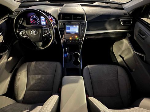 Used 2015 Toyota Camry SE image 19