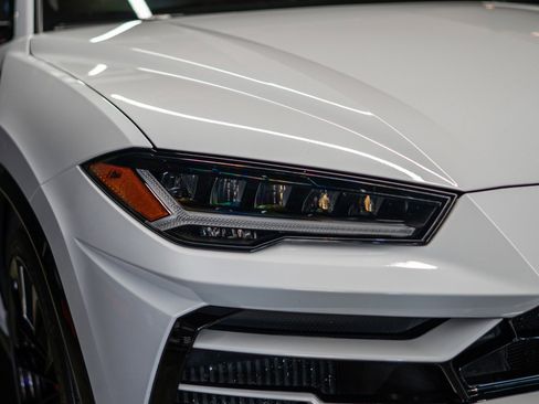 Used 2019 Lamborghini Urus image 24