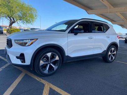 Used 2024 Volvo XC40 B5 Core