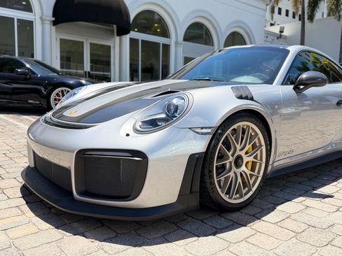 Used 2018 Porsche 911 GT2 RS RWD image 3