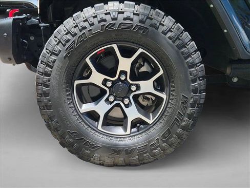 Used 2022 Jeep Wrangler Unlimited Rubicon w/ Steel Bumper Group AWD/4WD image 19